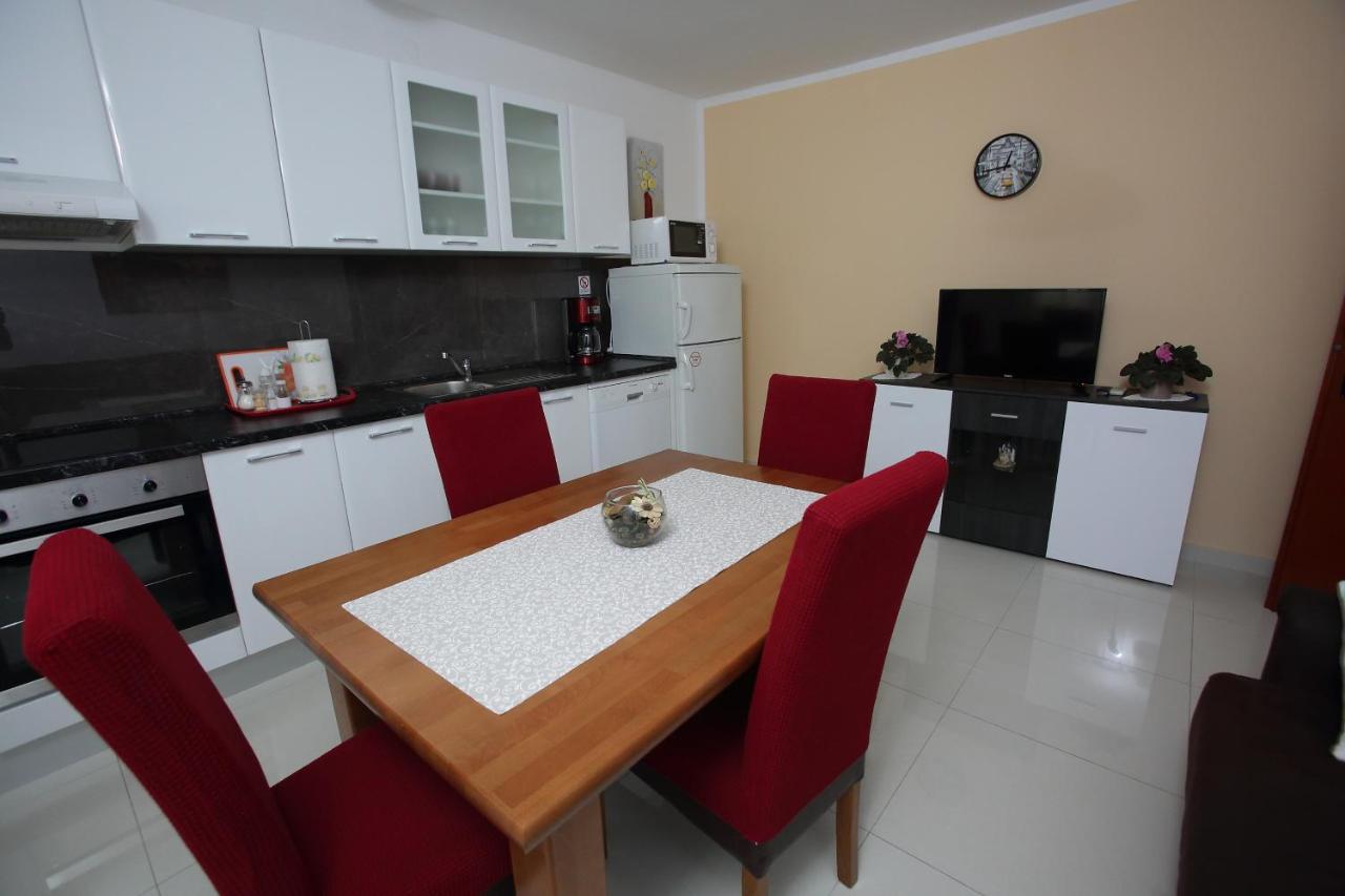 Apartman Luka Split Bagian luar foto